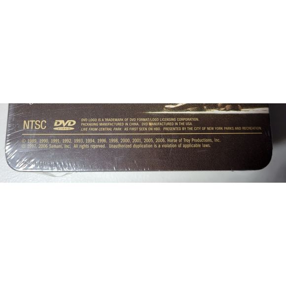 Garth Brooks The Entertainer 5 DVD Box Set NEW - Picture 9 of 9